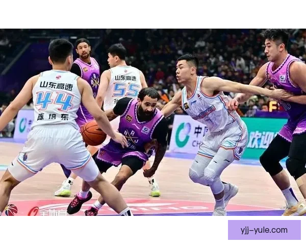 上海轻取北控 洛夫顿24+10里勒32分难救主 上海轻取北控 洛夫顿24+10里勒32分难救主